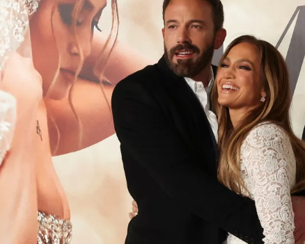 جينيفر لوبيز تعلن زواجها رسمياً من بن أفليك